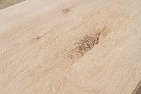 character oak features worktop